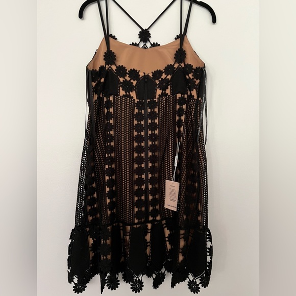 Self-portrait embroidered floral lace mini dress — size: 6 - Picture 5 of 10